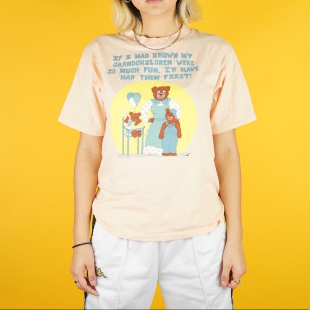 Vintage 70s/80s grandma tee ! 👵🏽
